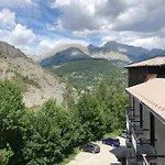 Joli Montagne Au Pied Des Pistes Allos
