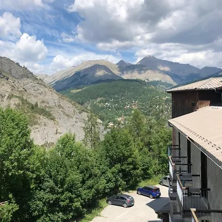 Joli Montagne Au Pied Des Pistes אלוס