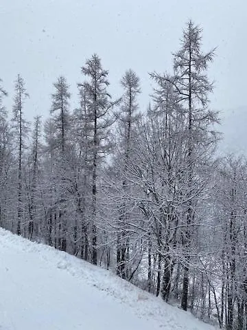 Joli Montagne Au Pied Des Pistes